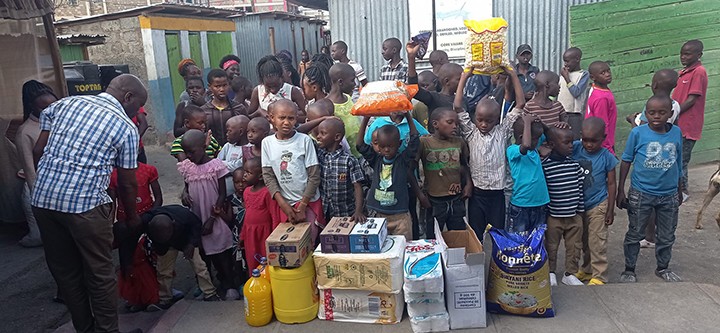 Celebrating Christmas with Kapu Africa partner Bondeni Rescue Center 1 b2ap3 large Christmas at Bondeni2