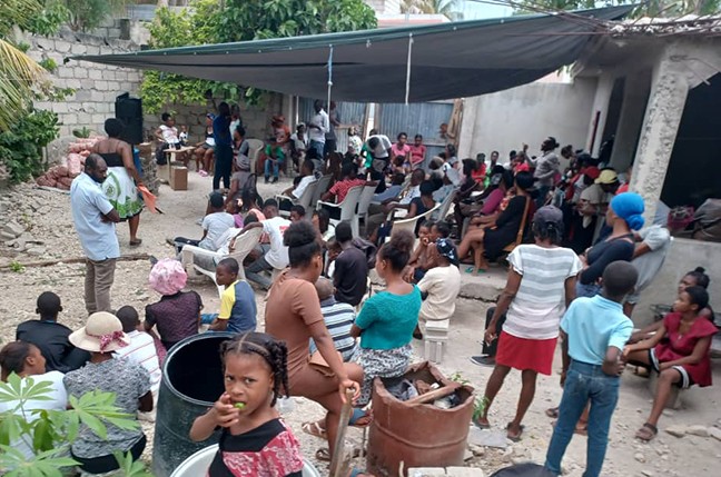 MFB Haiti providing food with the help of partnerships 4 b2ap3 large Citi Soleil2