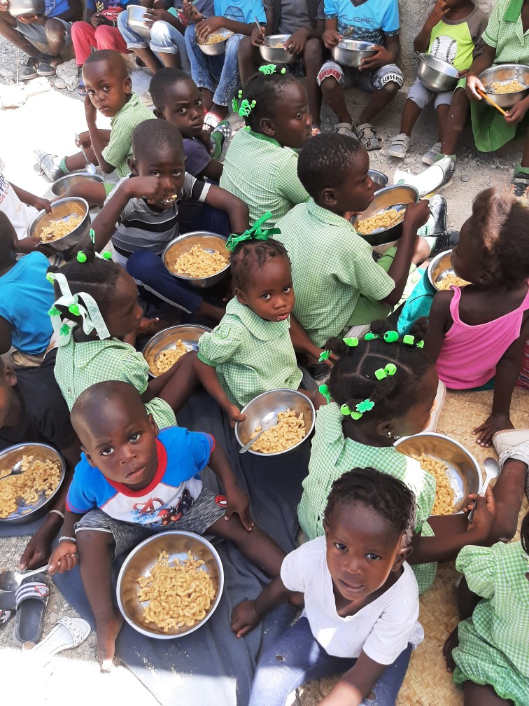 b2ap3 large Feeding Center3