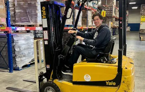 COLLEGE Student Leads Volunteer Loadout